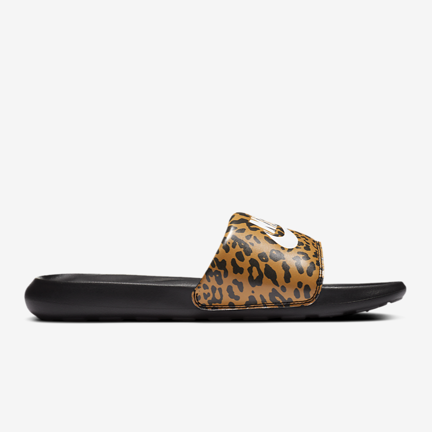 W NIKE VICTORI ONE SLIDE PRINT | Nike | CN9676-700