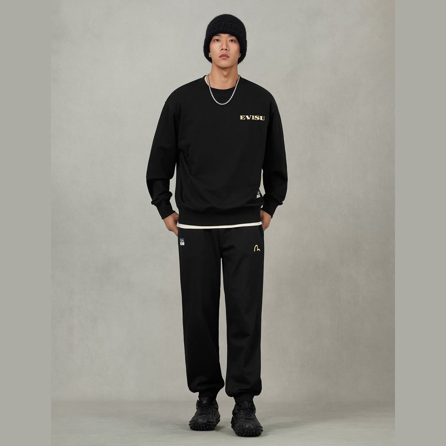 Seagull Brocade Appliqué Relax Fit Sweatshirt | Men's Apparel | EVISU | 2EAHTM5SW1121R XCT-Black Seagull Brocade Appliqué Relax Fit Sweatshirt | Men's Apparel | EVISU | 2EAHTM5SW1121R XCT-Black