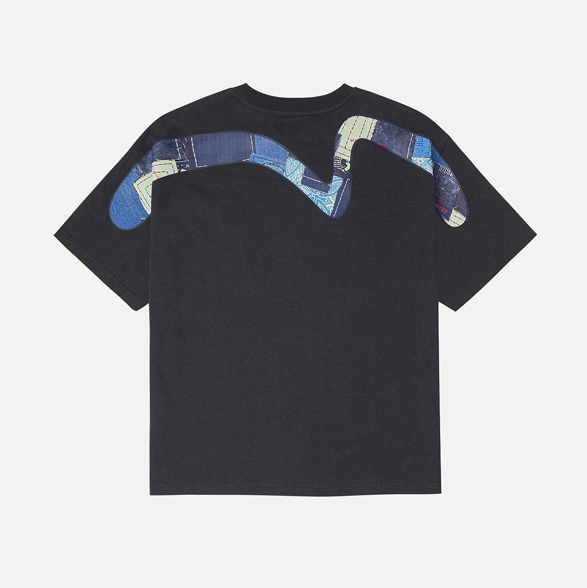 Sashiko Daicock Relax Fit T-Shirt CHARCOAL | Men's Apparel | EVISU | 2EAHTM5TS1169R XCT-Charcoa Sashiko Daicock Relax Fit T-Shirt CHARCOAL | Men's Apparel | EVISU | 2EAHTM5TS1169R XCT-Charcoa