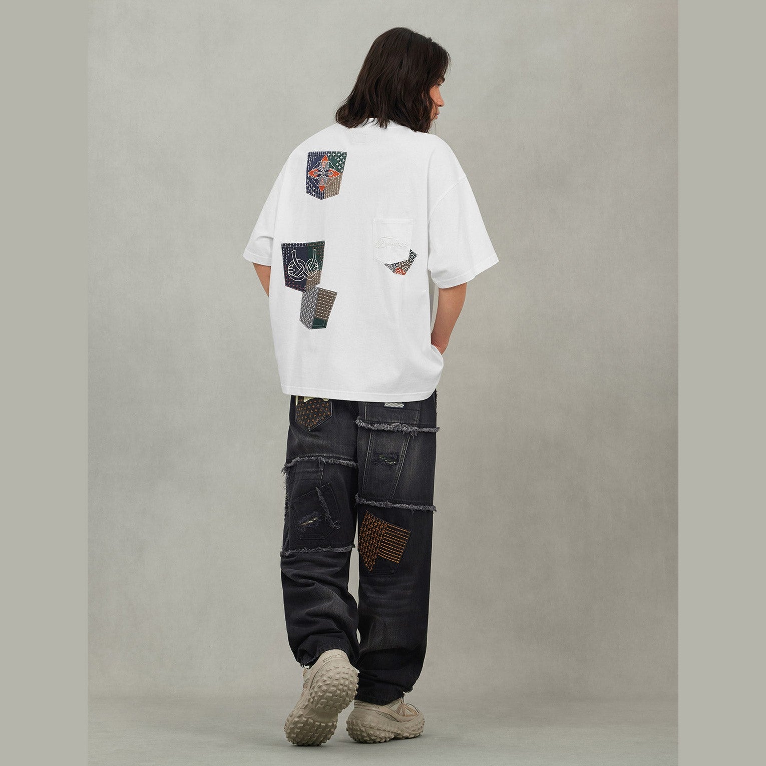 Multi-pocket Color Blocking Sashiko Loose Fit T-shirt WHITE | Men's Apparel | EVISU | 2EAHTM5TS1175LF CT-Off White Multi-pocket Color Blocking Sashiko Loose Fit T-shirt WHITE | Men's Apparel | EVISU | 2EAHTM5TS1175LF CT-Off White