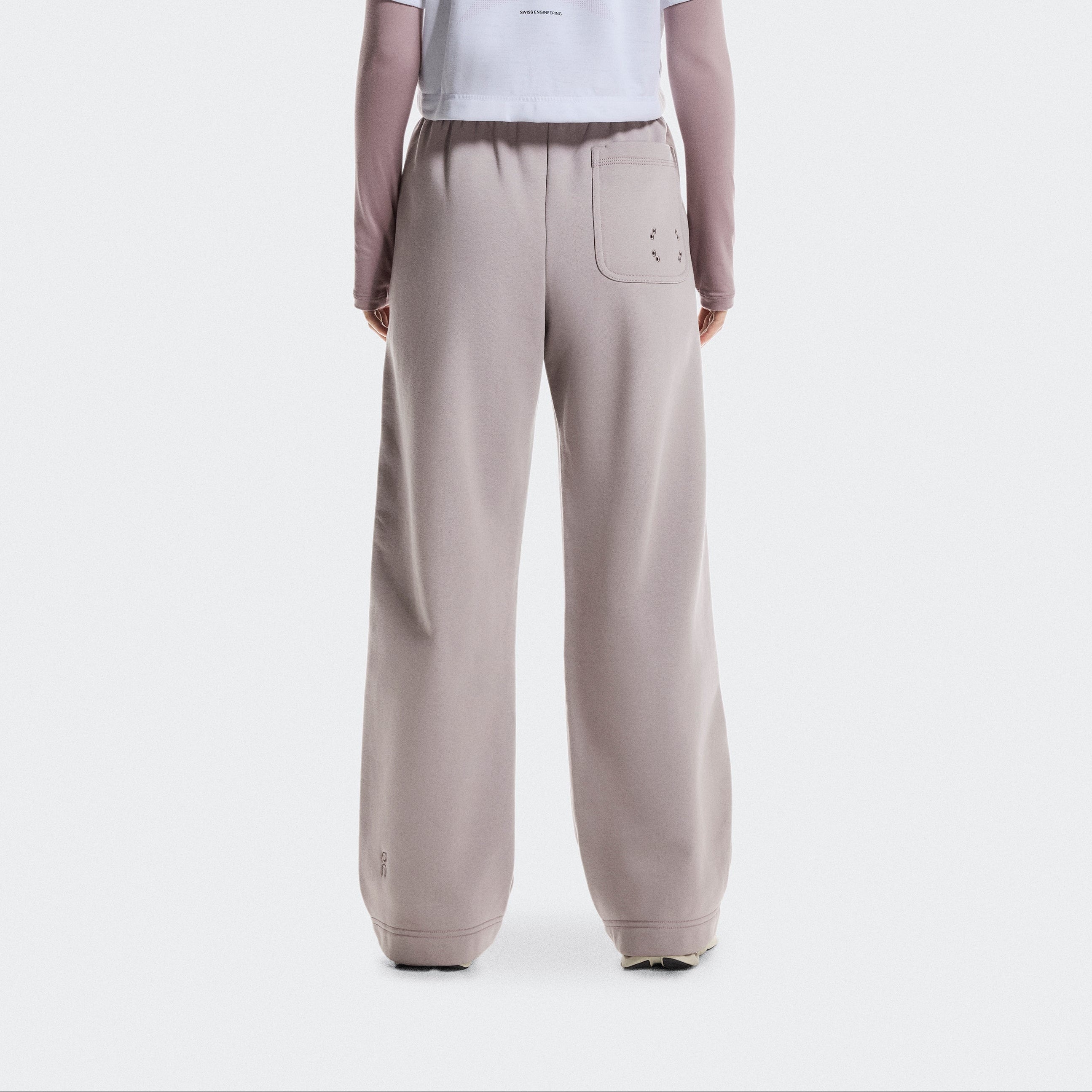 Club Collective Pants 1 W Ore | Women's Apparel | On | Club Collective Pants 1 W Ore Club Collective Pants 1 W Ore | Women's Apparel | On | Club Collective Pants 1 W Ore