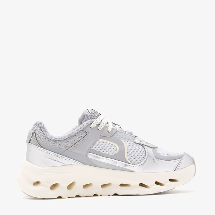 Cloudtilt Arc Alloy | Ivory | Women's Footwear | On | 3WG30313228 Cloudtilt Arc Alloy | Ivory | Women's Footwear | On | 3WG30313228