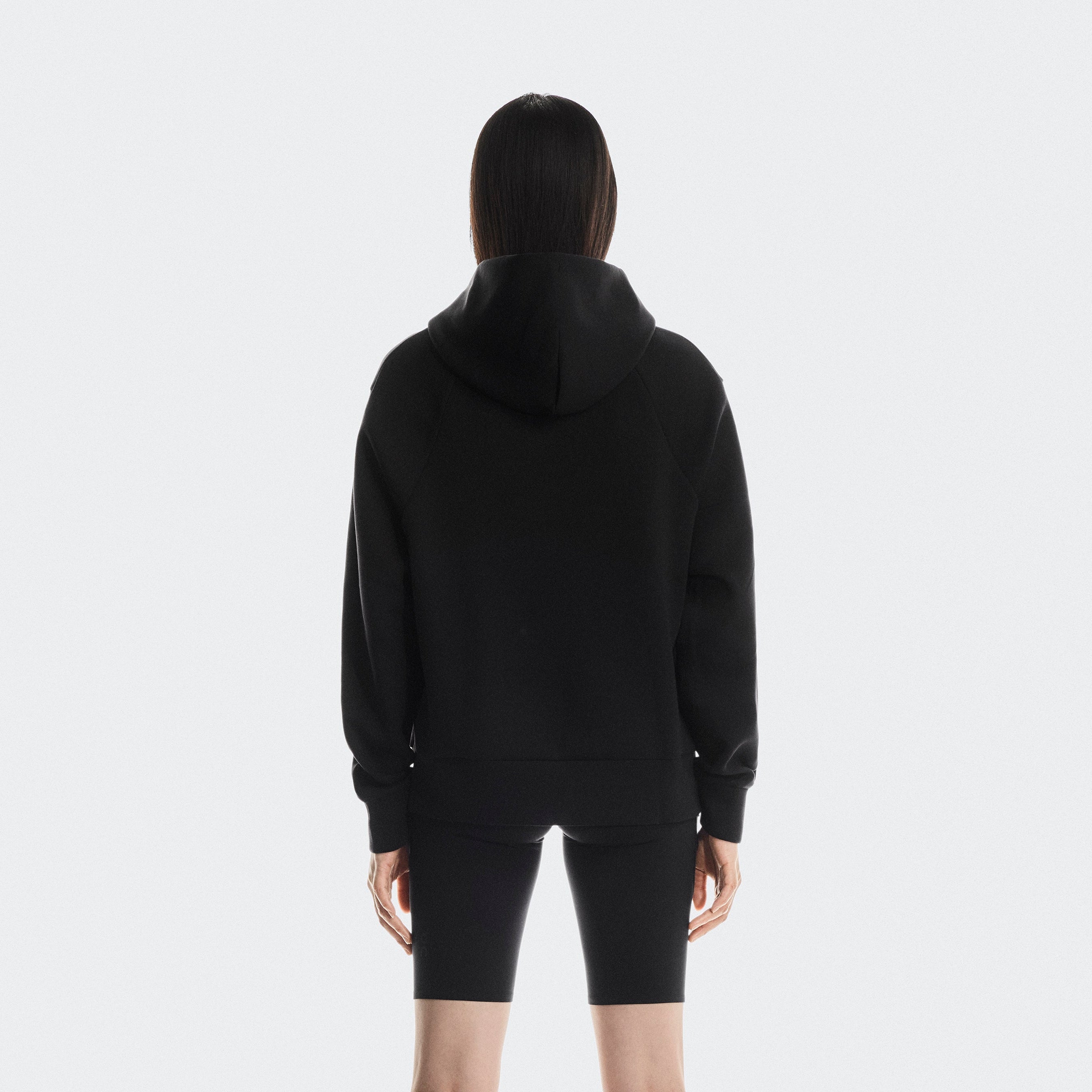 Focus Tech Hoodie Black W | Women's Apparel | On | 1WF30360553 Focus Tech Hoodie Black W | Women's Apparel | On | 1WF30360553