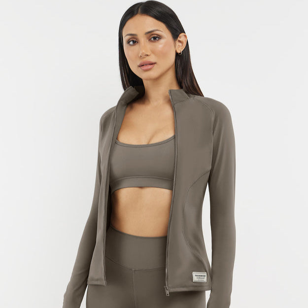 Recycled Soft skin Fitted Running Top Truffle | Women's Apparel | THEGIVINGMOVEMENT | S116V14TRFWM_2 Recycled Soft skin Fitted Running Top Truffle | Women's Apparel | THEGIVINGMOVEMENT | S116V14TRFWM_2
