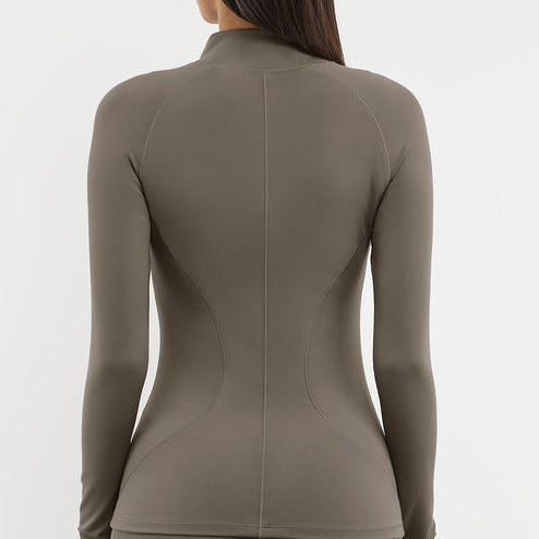 Recycled Soft skin Fitted Running Top Truffle | Women's Apparel | THEGIVINGMOVEMENT | S116V14TRFWM_2 Recycled Soft skin Fitted Running Top Truffle | Women's Apparel | THEGIVINGMOVEMENT | S116V14TRFWM_2