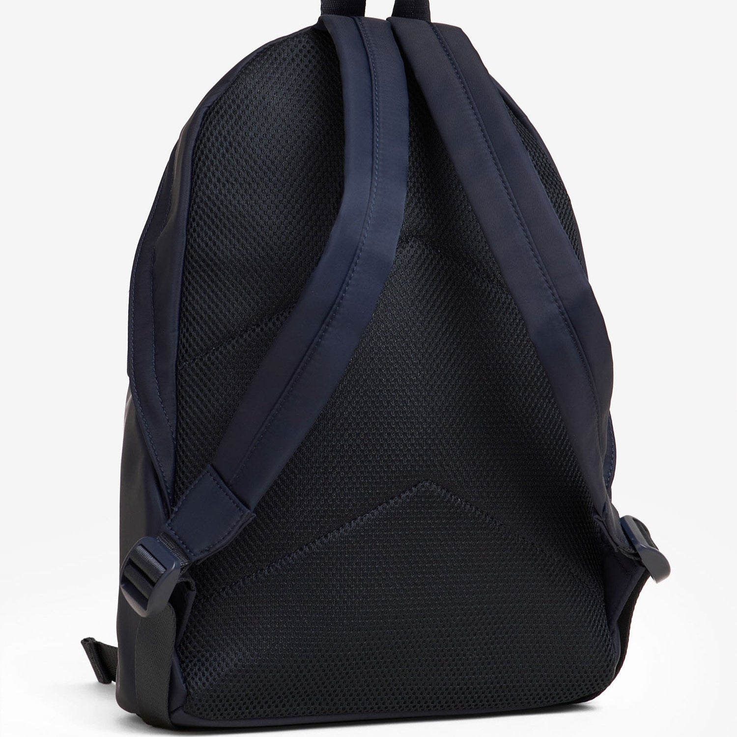 Classic Backpack Navy | Accessories | THEGIVINGMOVEMENT | S1625V14NVY Classic Backpack Navy | Accessories | THEGIVINGMOVEMENT | S1625V14NVY