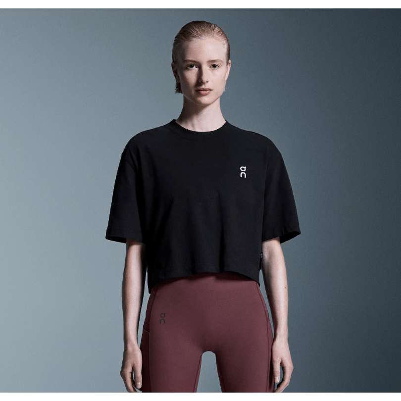 Club Boxy-T Black | Women's Apparel | On | Club Boxy-T Black | Women's Apparel | On |