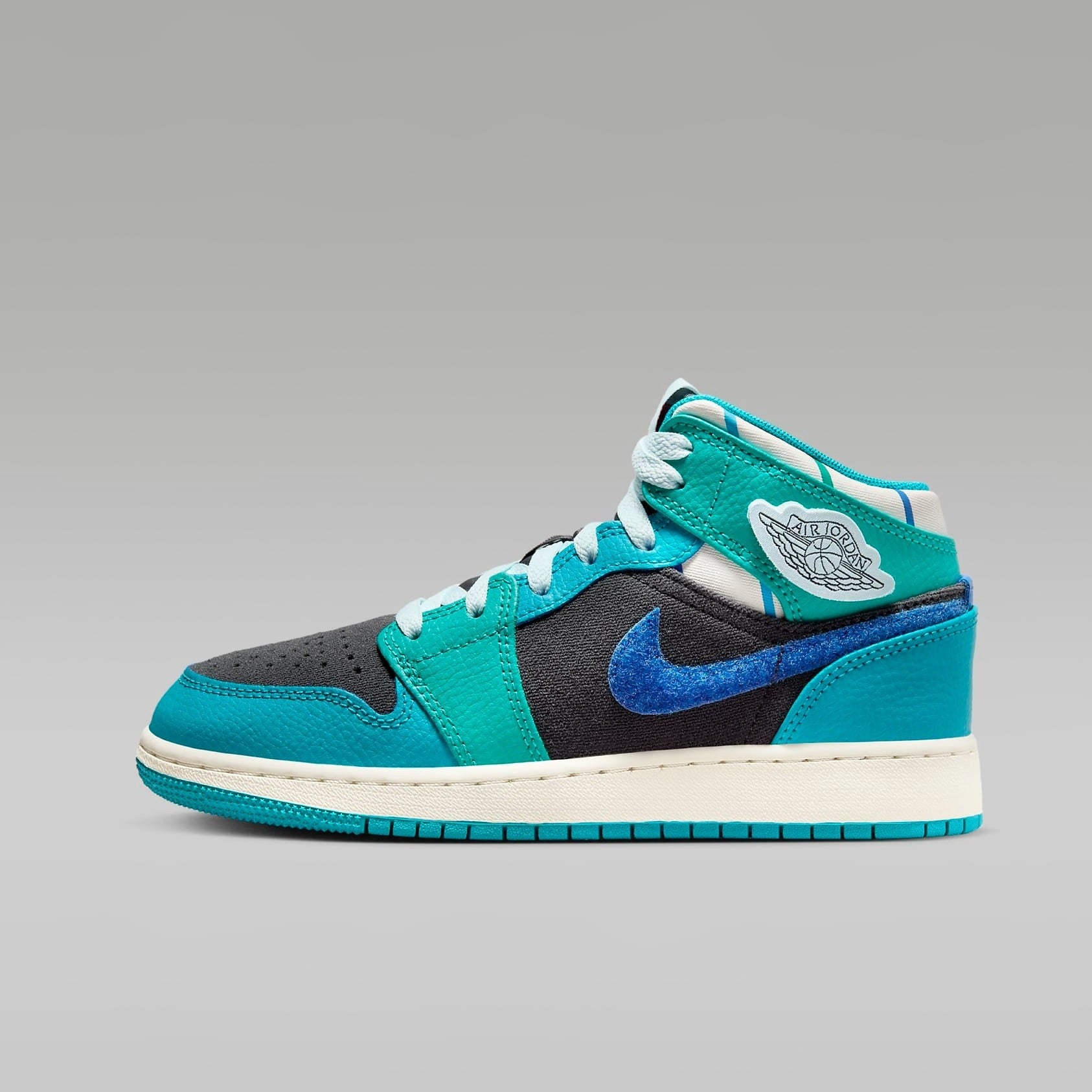 Air Jordan Mid Sneaker School Older Kids' Shoes – SolesStoleMySoul