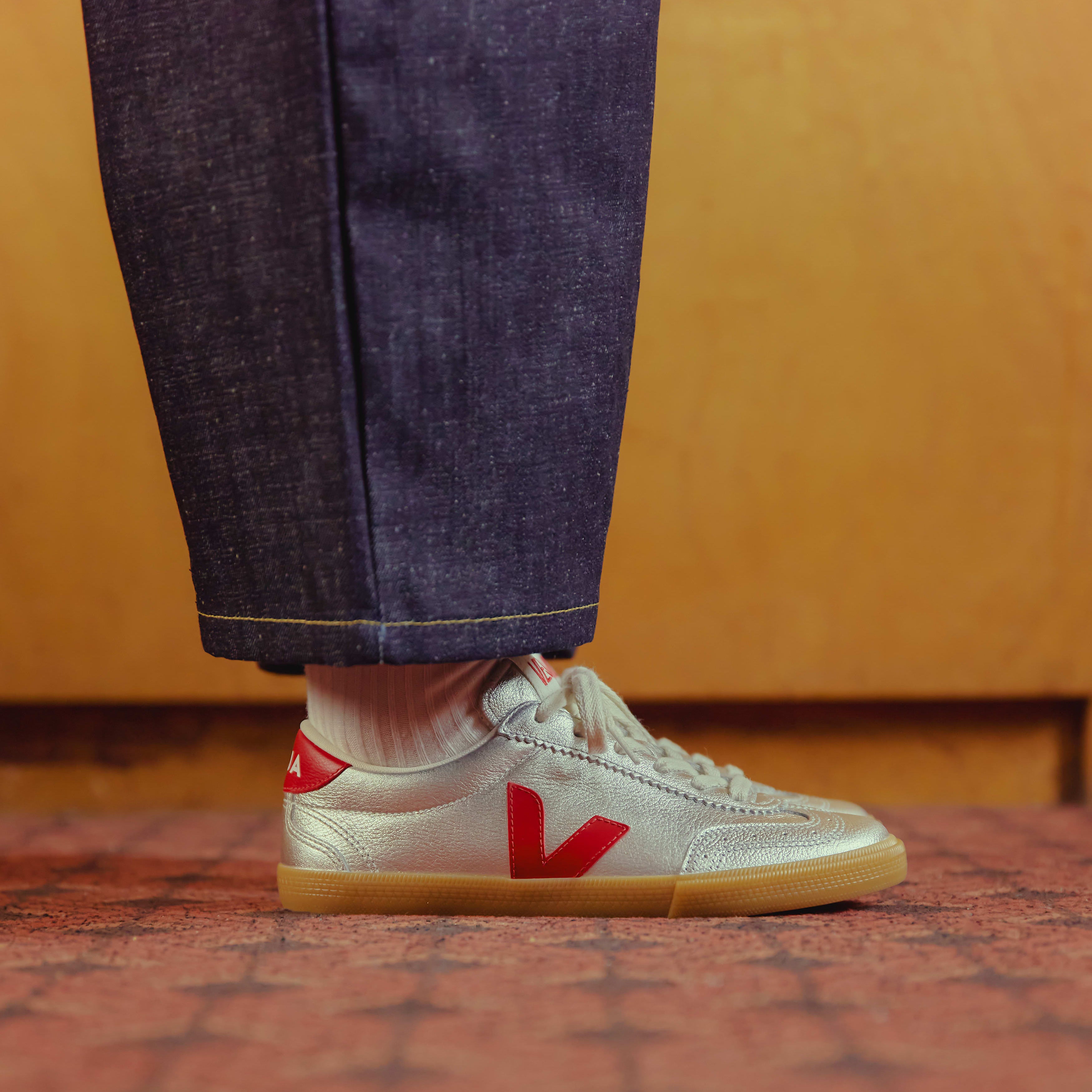 VOLLEY LEATHER SILVER PEPPER | Women's Footwear | Veja | VO2020881A VOLLEY LEATHER SILVER PEPPER | Women's Footwear | Veja | VO2020881A