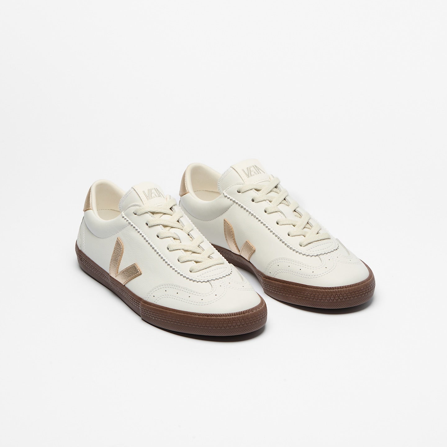 VOLLEY LEATHER WHITE PLATINE BARK | Women's Footwear | Veja | VO2021413A VOLLEY LEATHER WHITE PLATINE BARK | Women's Footwear | Veja | VO2021413A