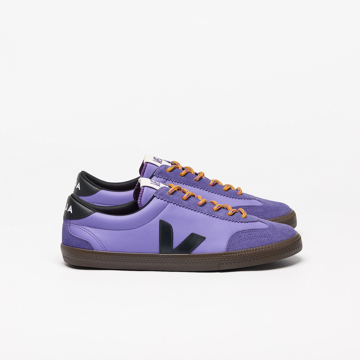 VOLLEY LEATHER JOKER BLACK EAGLE | Women's Footwear | Veja | VO2020882A VOLLEY LEATHER JOKER BLACK EAGLE | Women's Footwear | Veja | VO2020882A