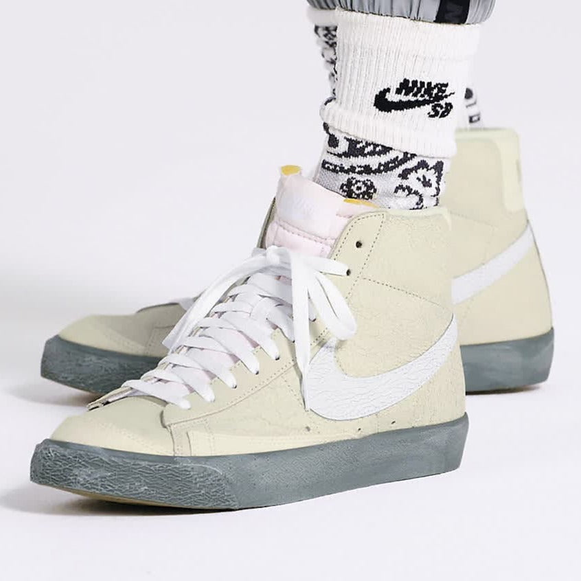 BLAZER MID '77 SE SUMMET WHITE â SolesStoleMySoul